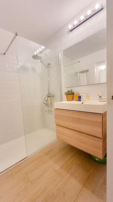 Loft Con Encanto Centro Valencia Apartment ภายนอก รูปภาพ